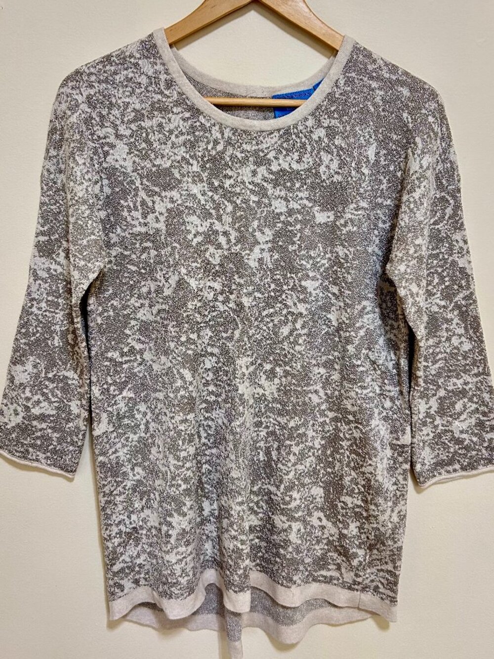 Simply Vera | Vera Wang Tunic Sweater Cream With Bronze Metalic Print Size S